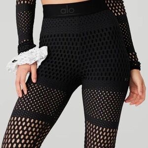 ALO YOGA | mesh high-waist haure summer capri | size small- NWT